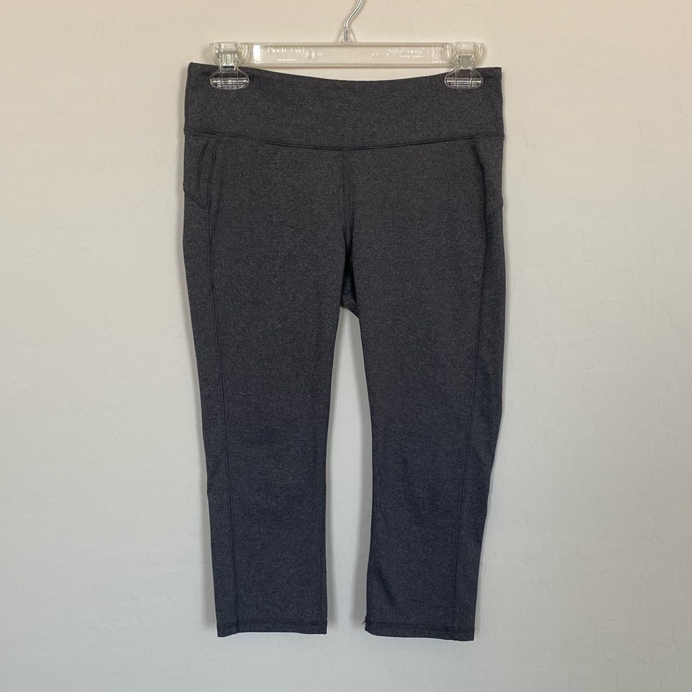ALO Yoga Heather Gray Cropped Leggings